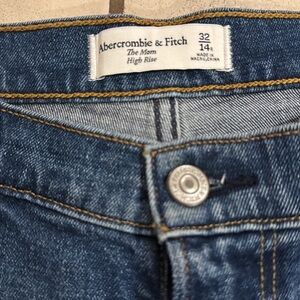 Denim bundle (Abercrombie, Levi’s, Everlane) size 12/14